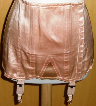 xxM252M 1940s Large pink Girdle